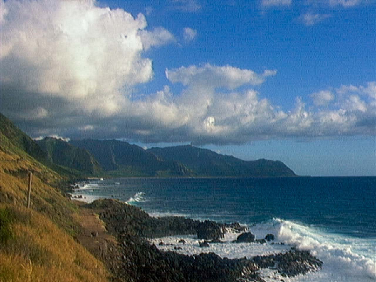 QuadraCam — Hawaii lava coast crashing waves mountains
